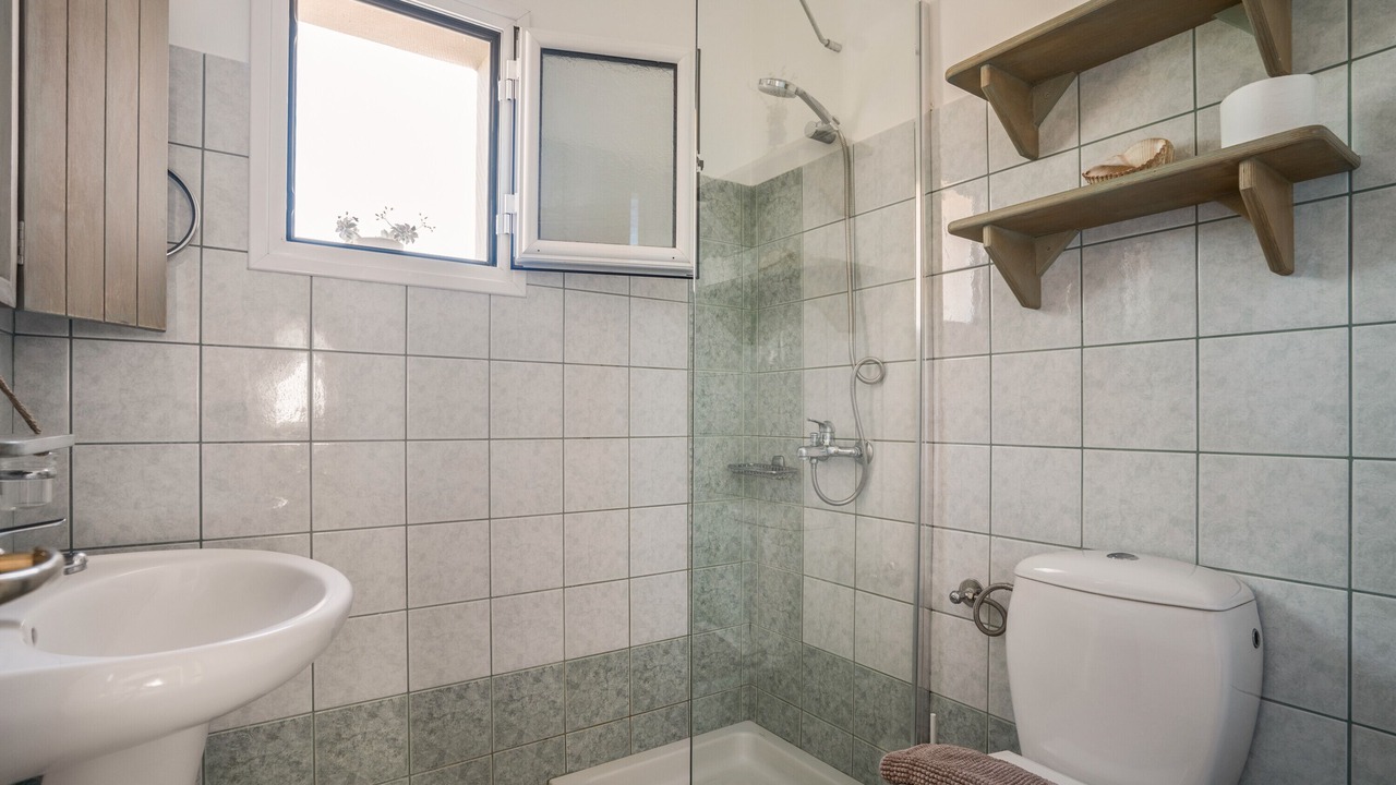 Photo of Bathroom in Leivathos