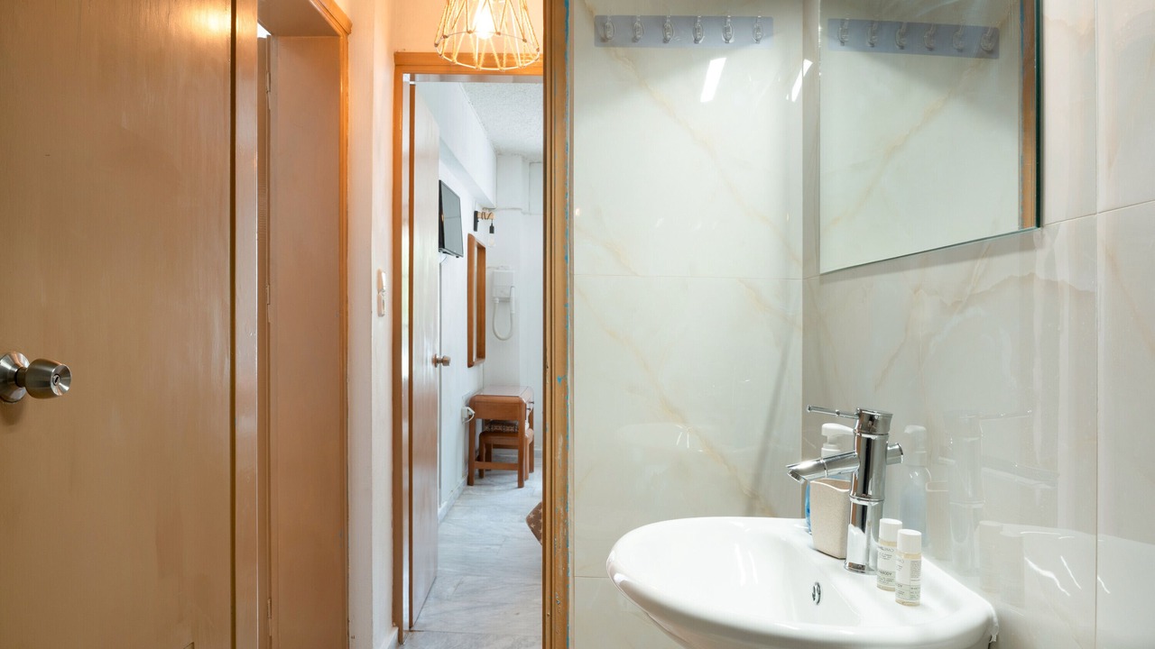 Photo of Bathroom in Kalymnos Town