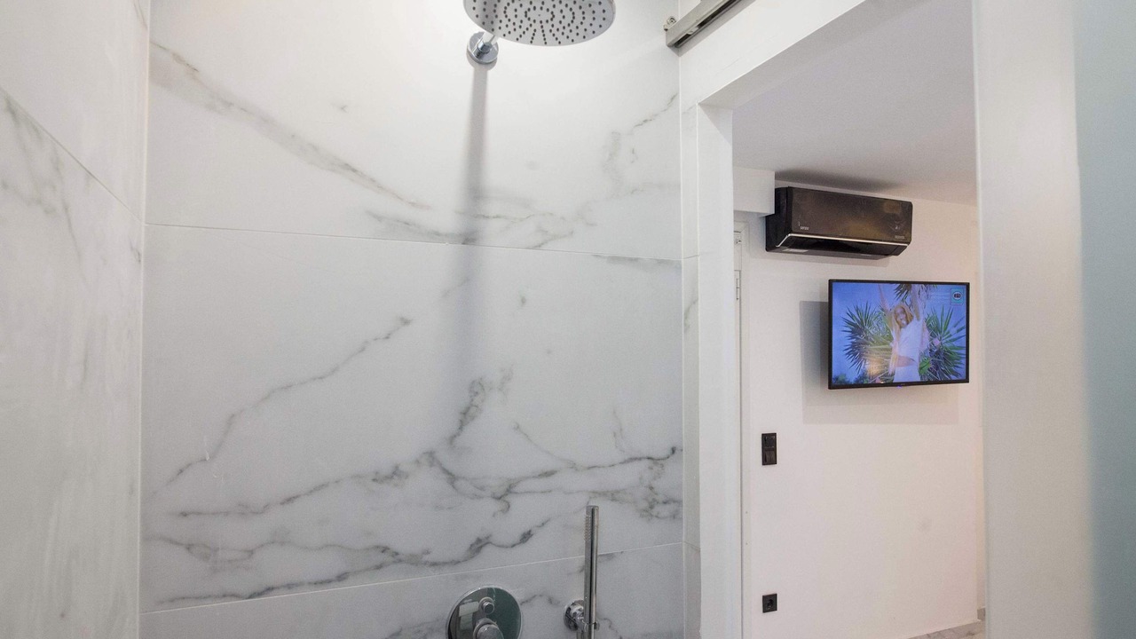 Photo of Bathroom in Platia Viktorias