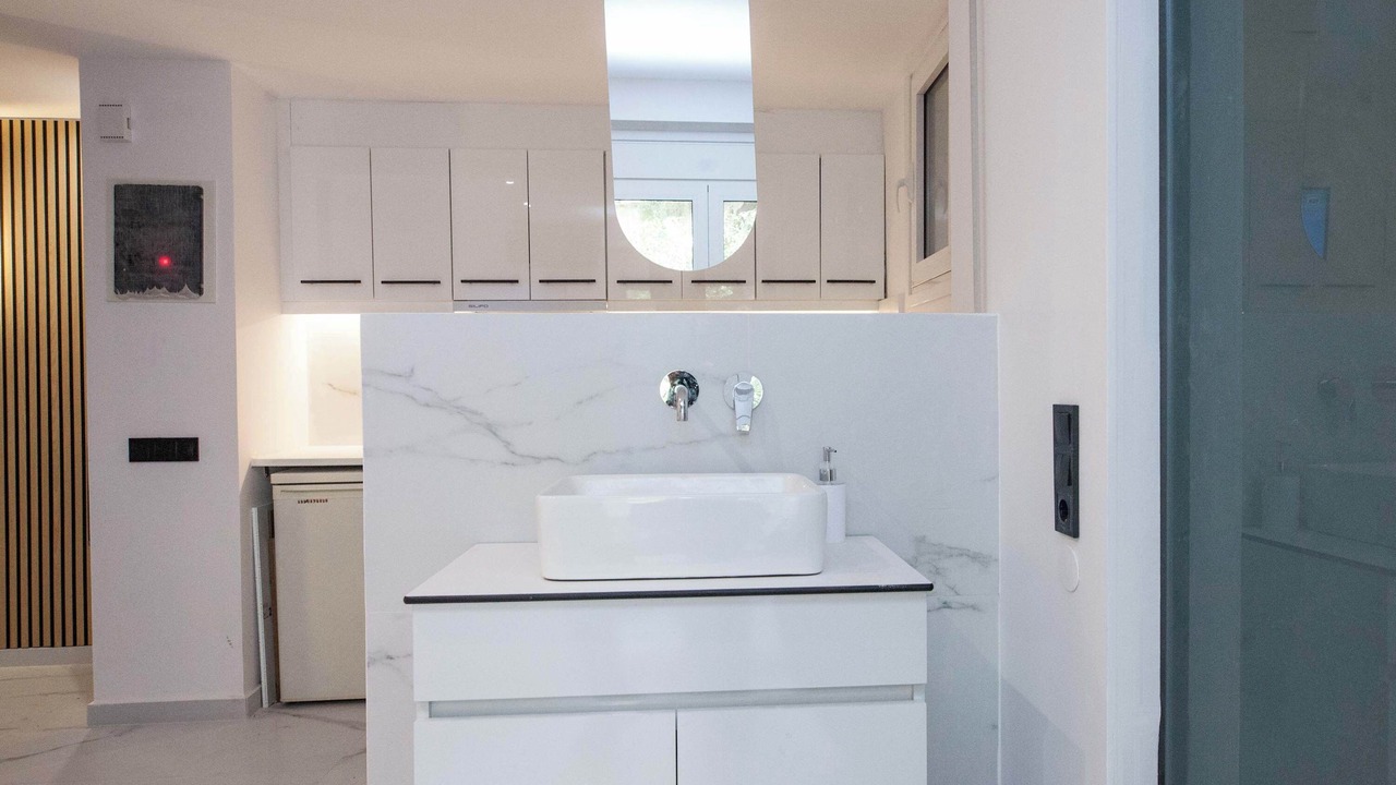 Photo of Bathroom in Platia Viktorias