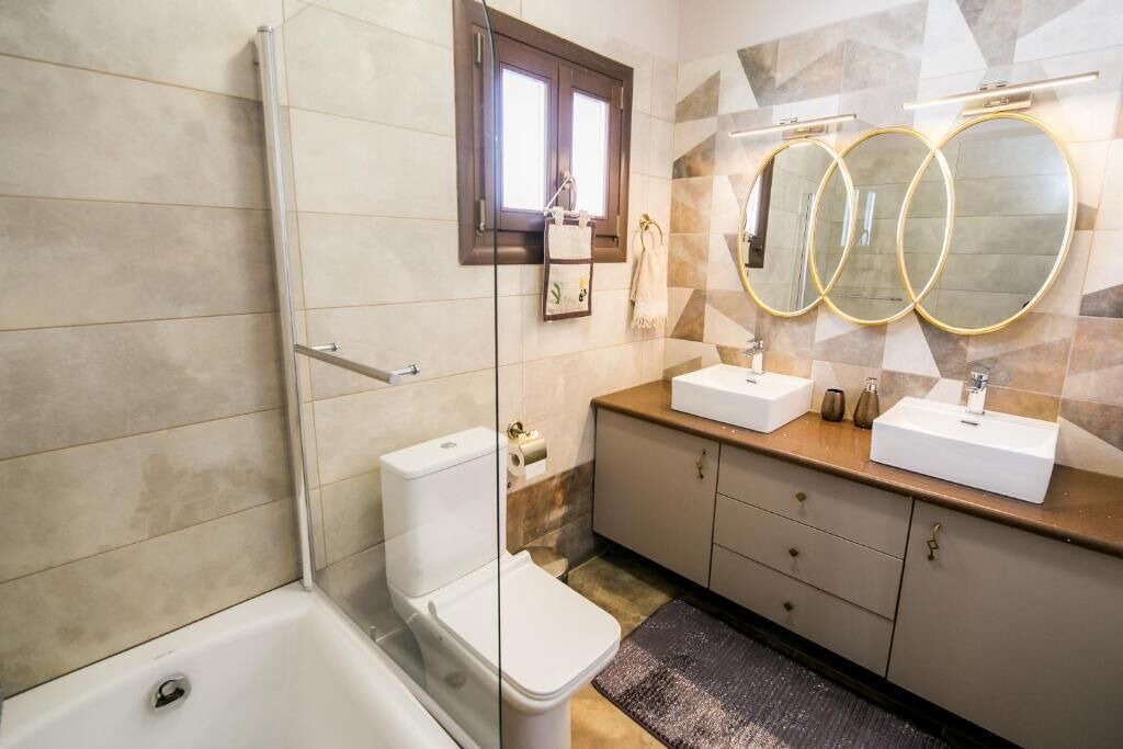 Photo of Bathroom in Koropi