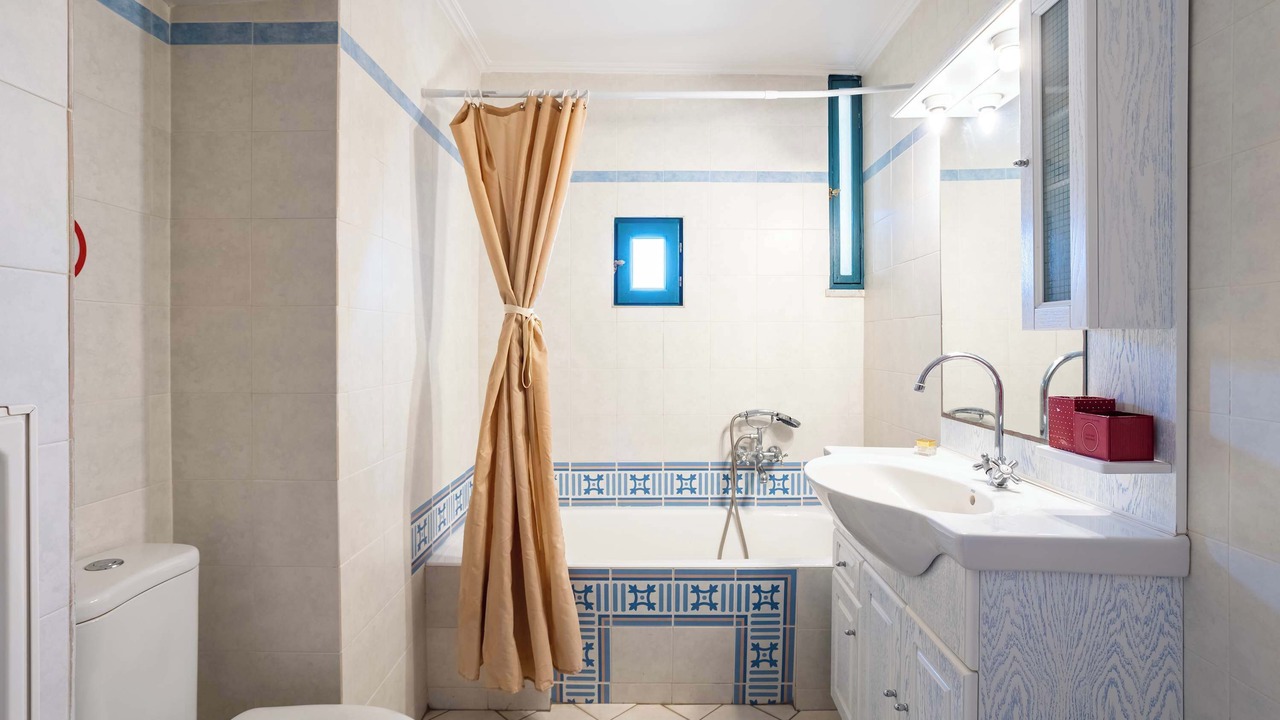 Photo of Bathroom in Petalidi