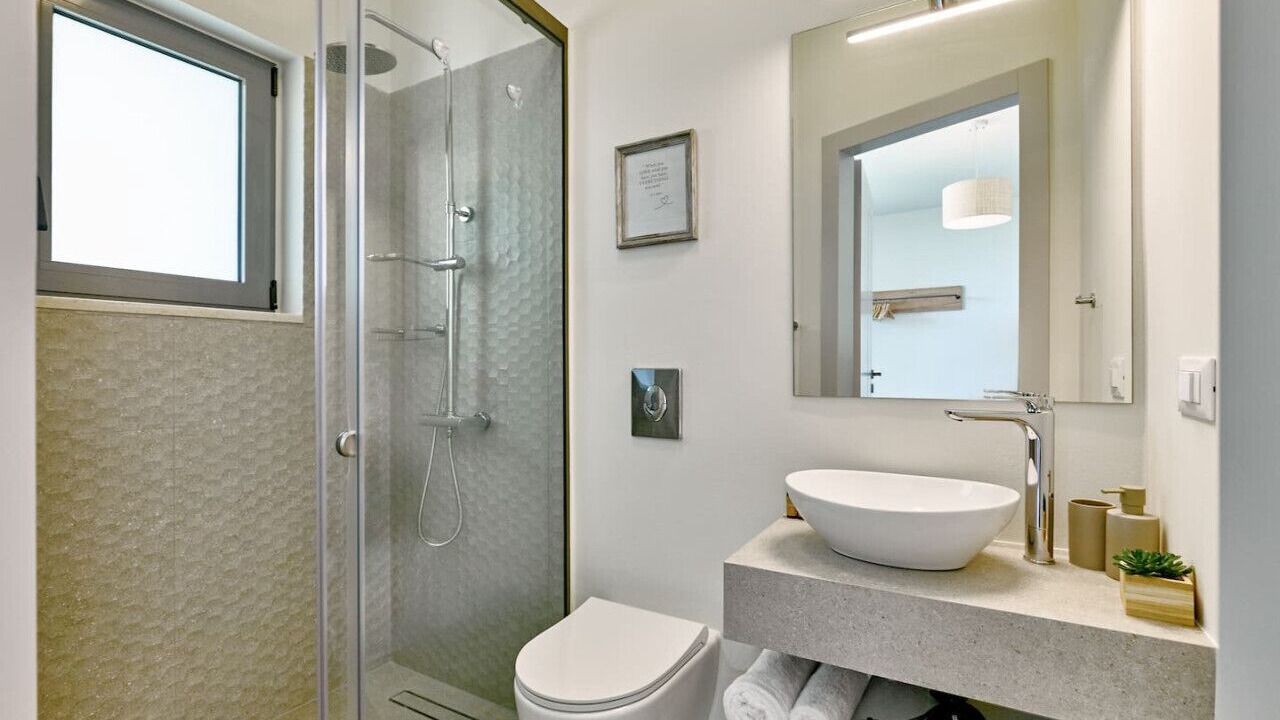 Photo of Bathroom in Pyrgos Psilonerou