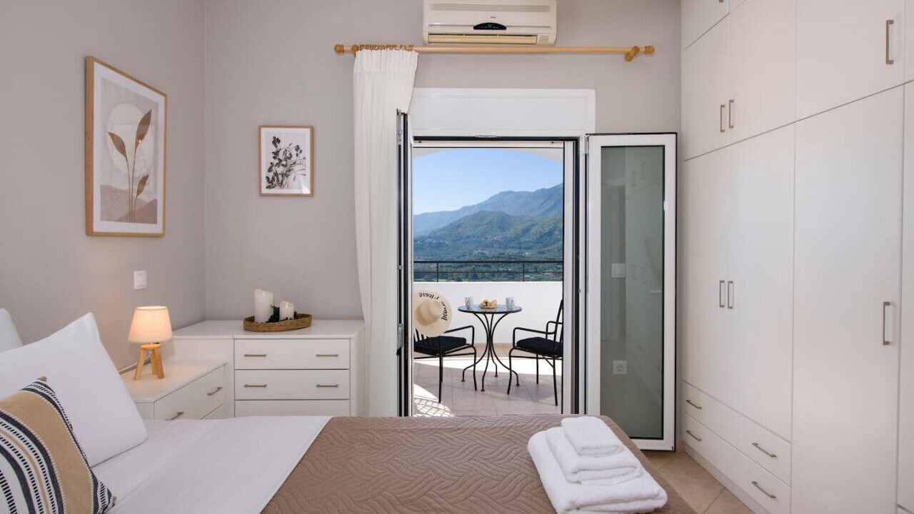 Photo of Bedroom in Exopoli