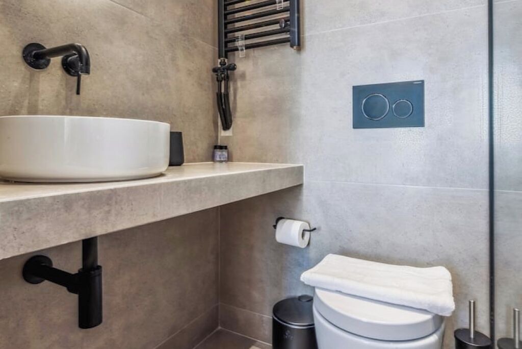 Photo of Bathroom in Kerameikos