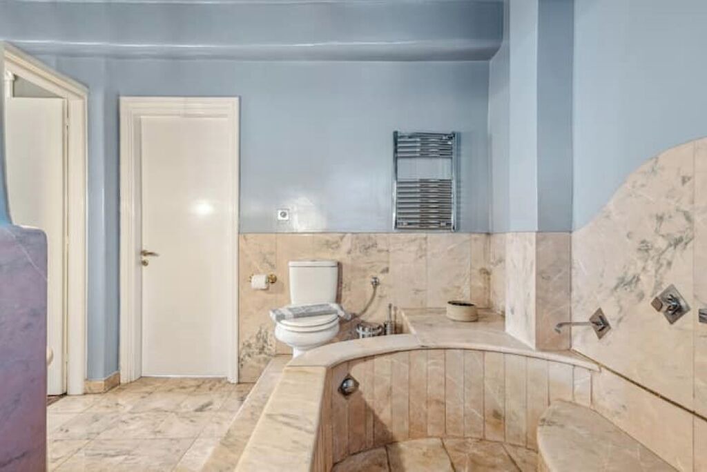Photo of Bathroom in Thissio