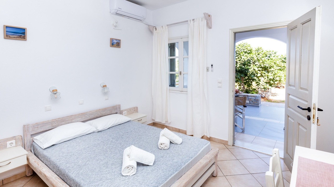 Photo of Bedroom in Schoinousa