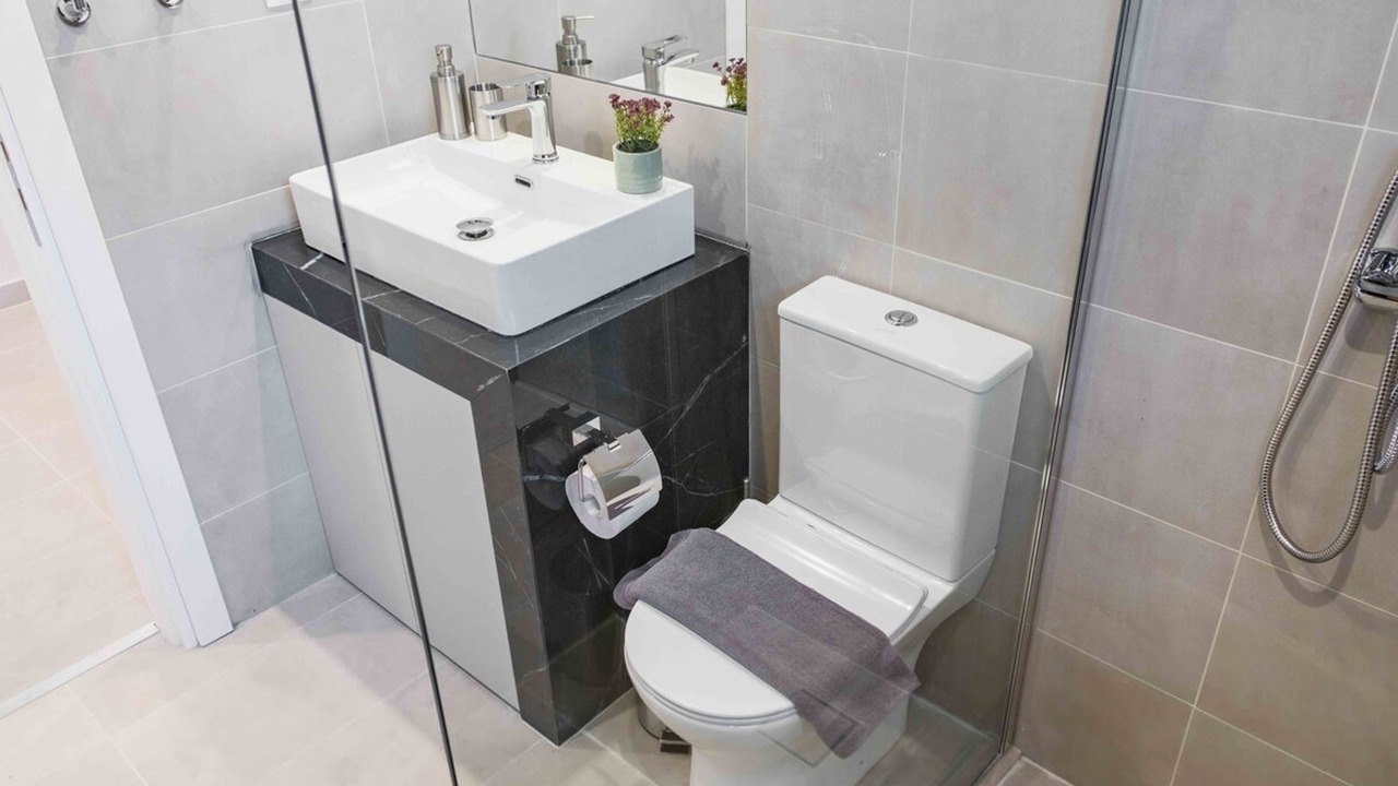 Photo of Bathroom in Alimos