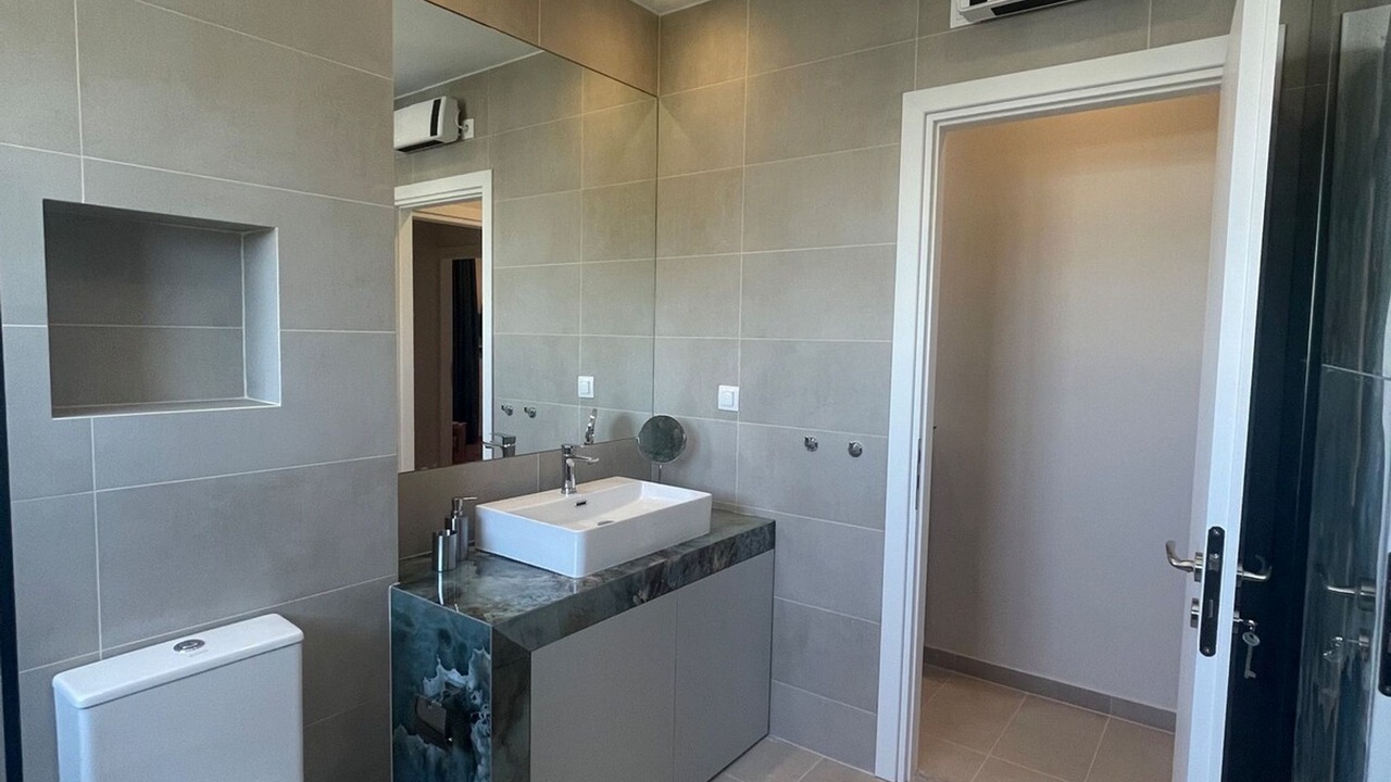 Photo of Bathroom in Alimos