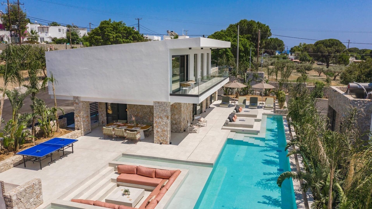 Photo of Others in Pefkos