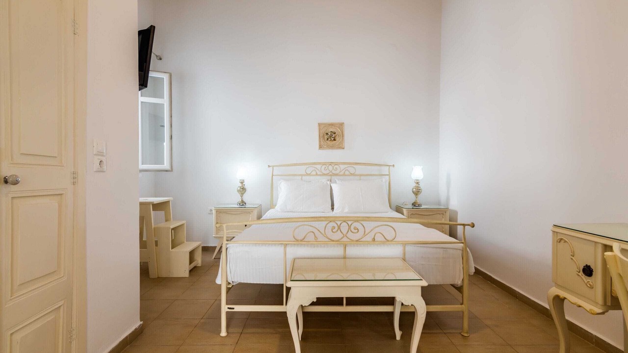 Photo of Bedroom in Milos