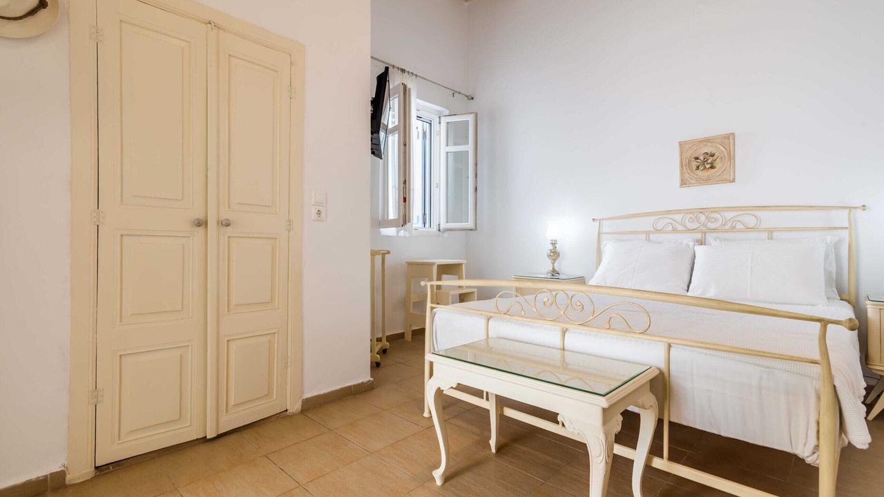 Photo of Bedroom in Milos