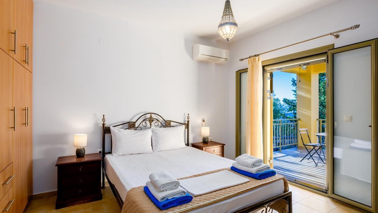 Photo of Bedroom in Mikros Gialos