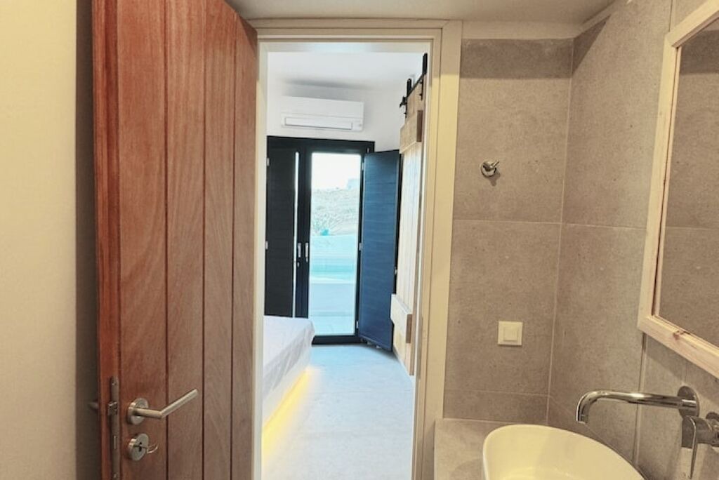 Photo of Bathroom in Ano Mera