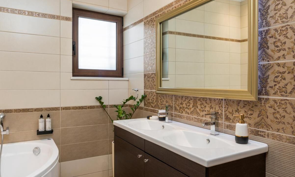 Photo of Bathroom in Galatas