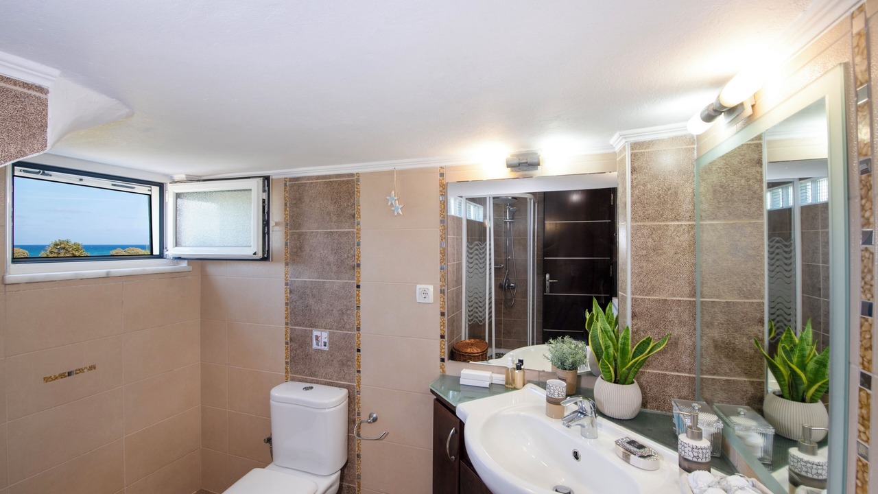 Photo of Bathroom in Kamisiana