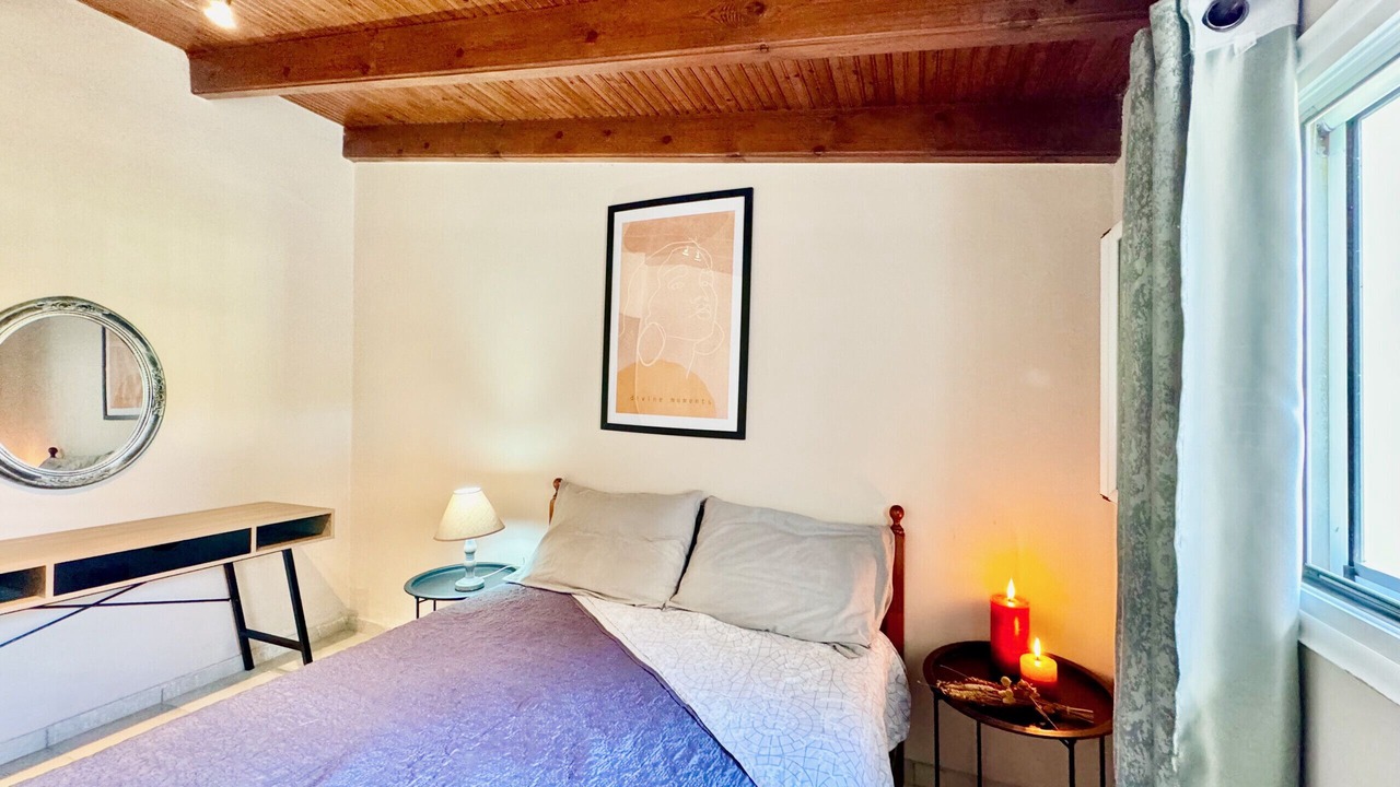 Photo of Bedroom in Ipsos