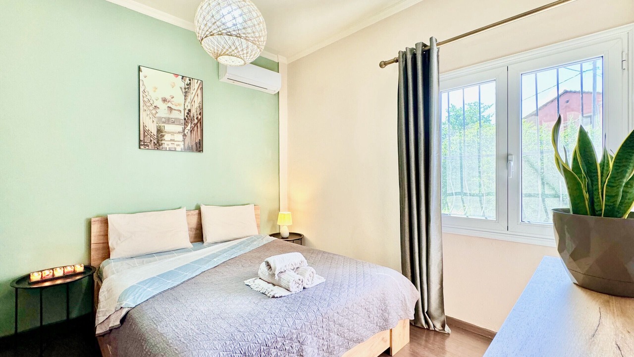Photo of Bedroom in Ipsos
