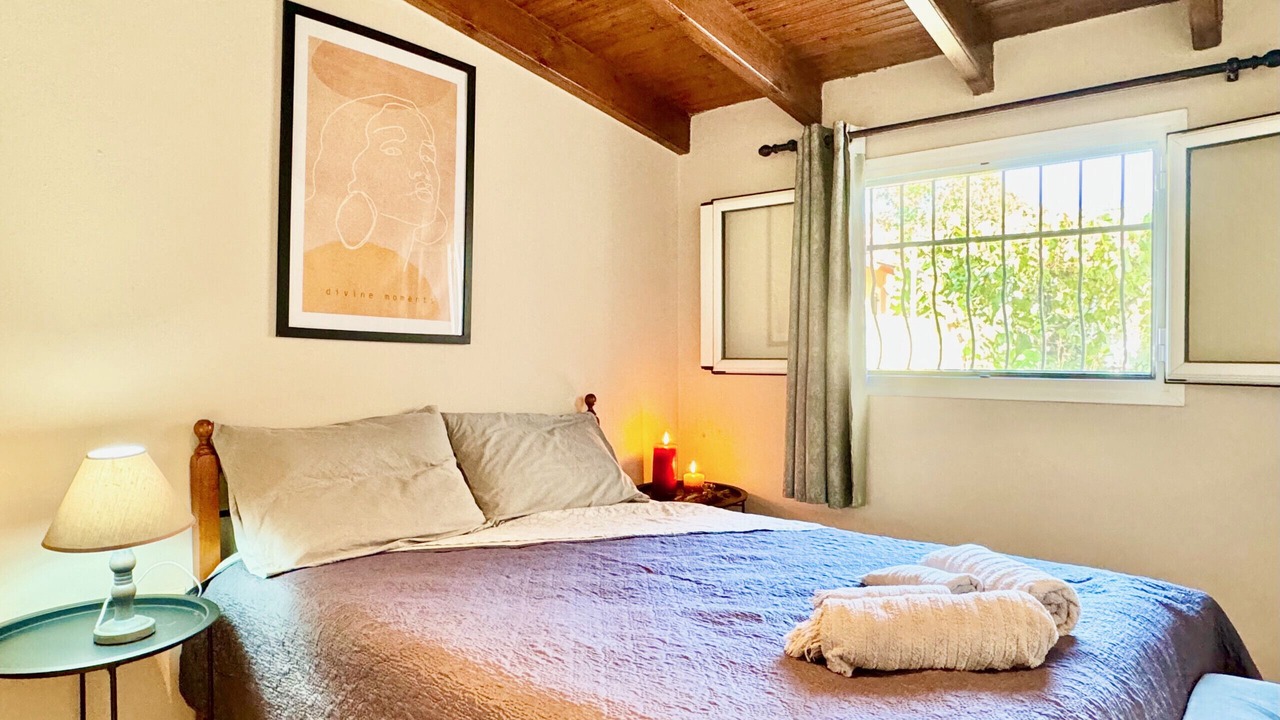 Photo of Bedroom in Ipsos