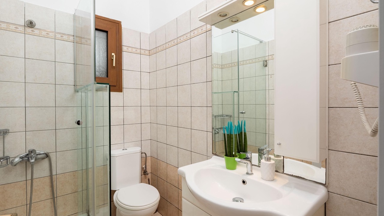 Photo of Bathroom in Chalikounas
