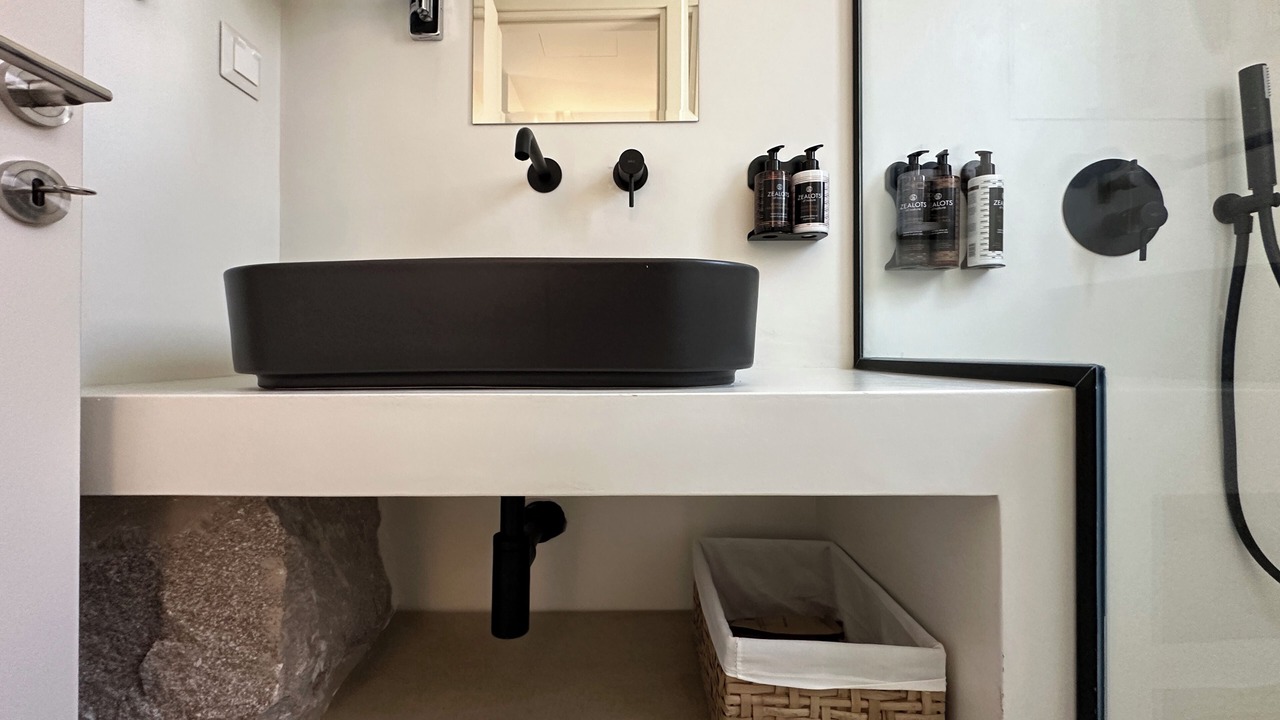 Photo of Bathroom in Adamas