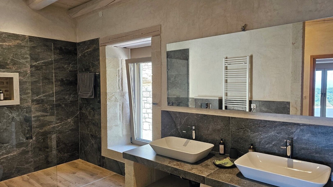 Photo of Bathroom in Monopari