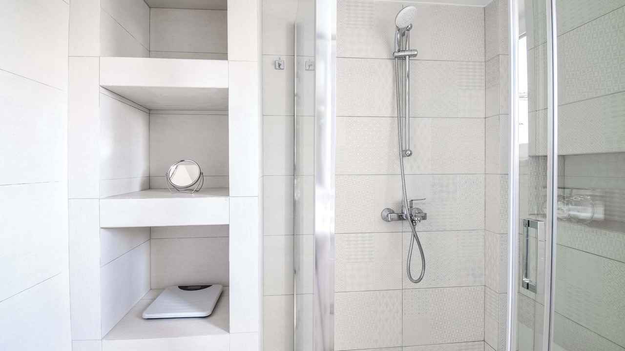 Photo of Bathroom in Alimos