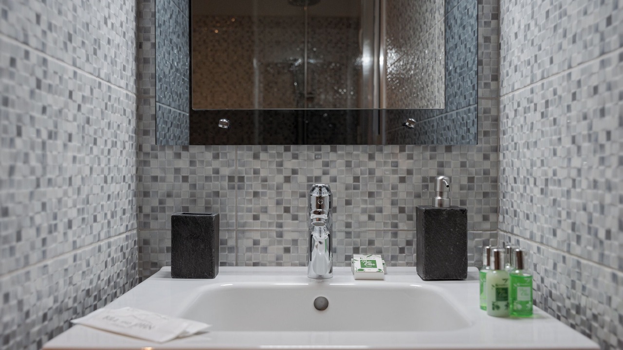 Photo of Bathroom in Ampelokipoi