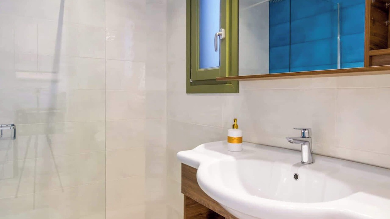 Photo of Bathroom in Ampelas