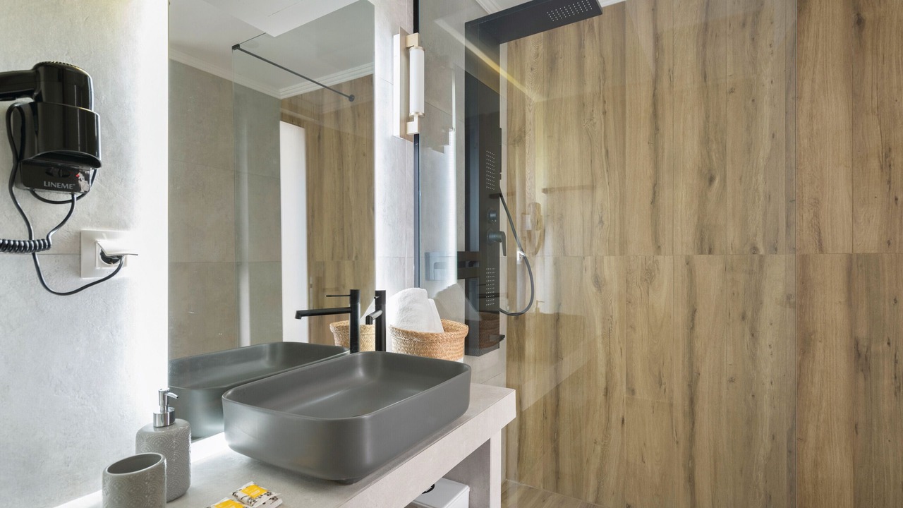 Photo of Bathroom in Perigiali