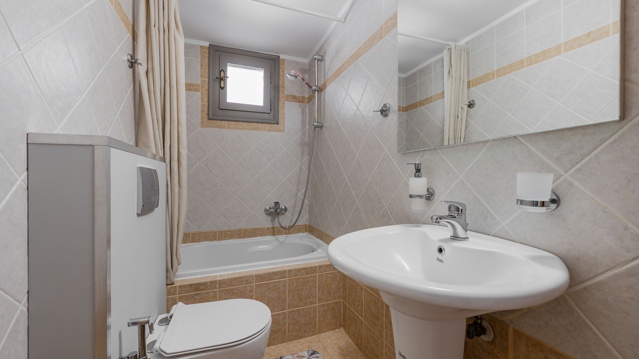 Photo of Bathroom in Platanes