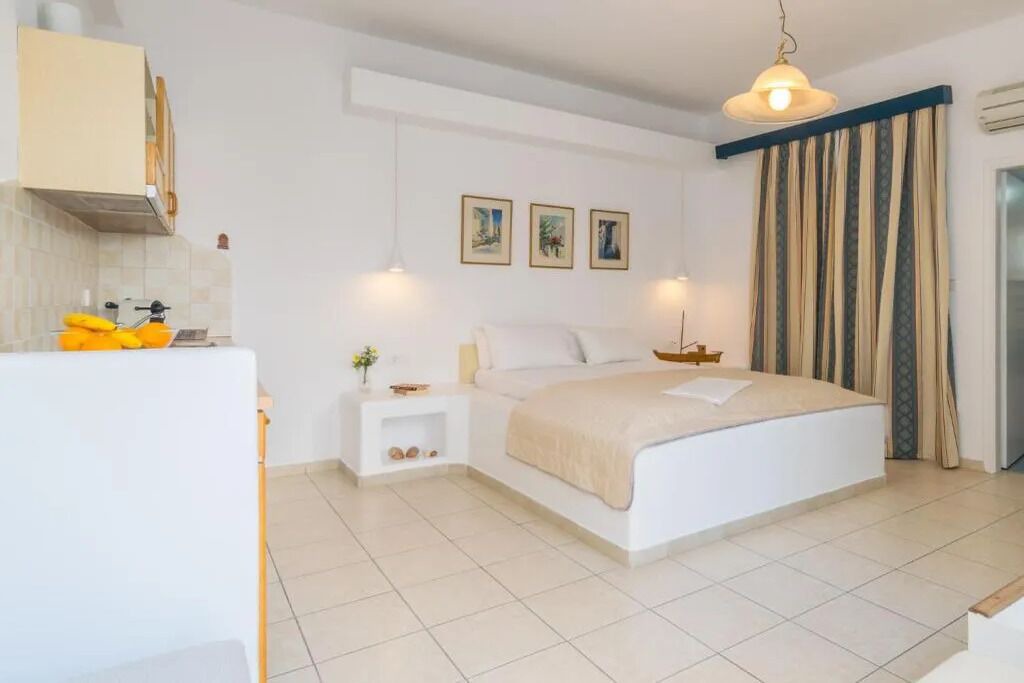 Photo of Bedroom in Adamas