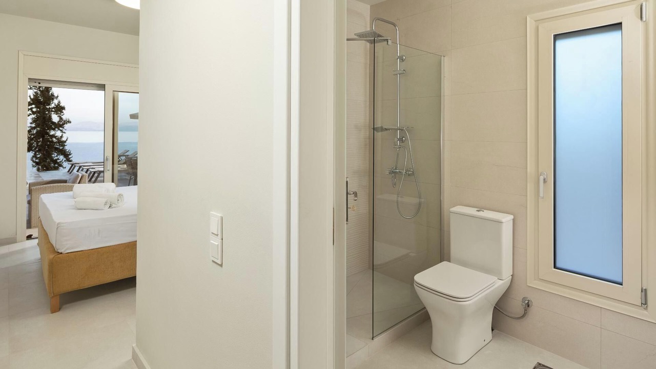 Photo of Bathroom in Notos
