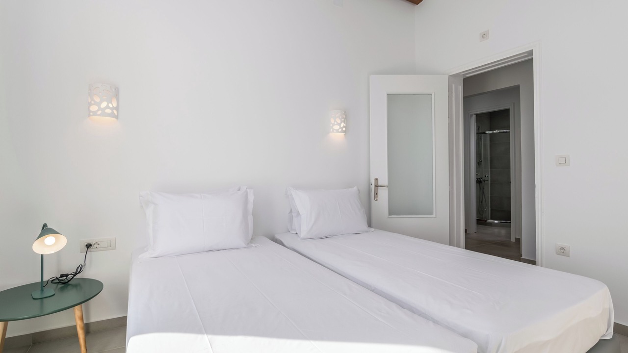 Photo of Bedroom in Adamas