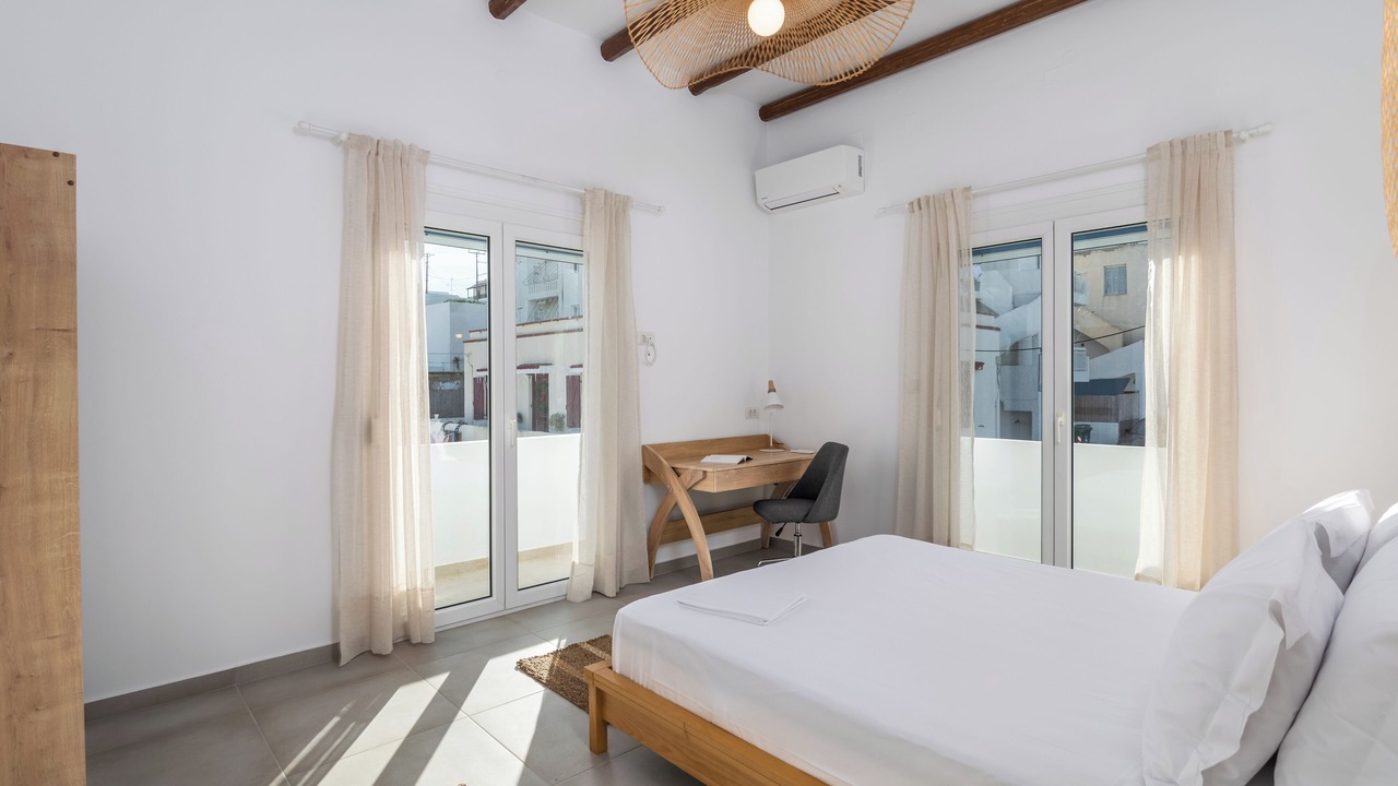 Photo of Bedroom in Adamas