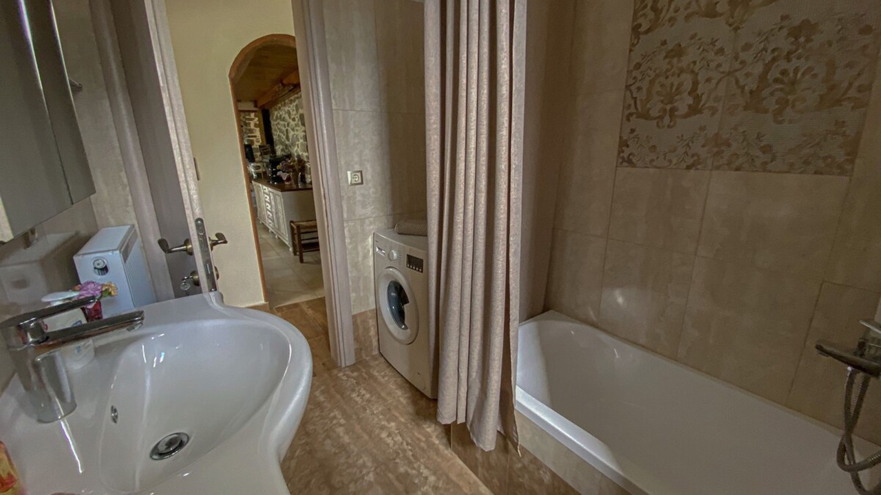 Photo of Bathroom in Nipidhitos