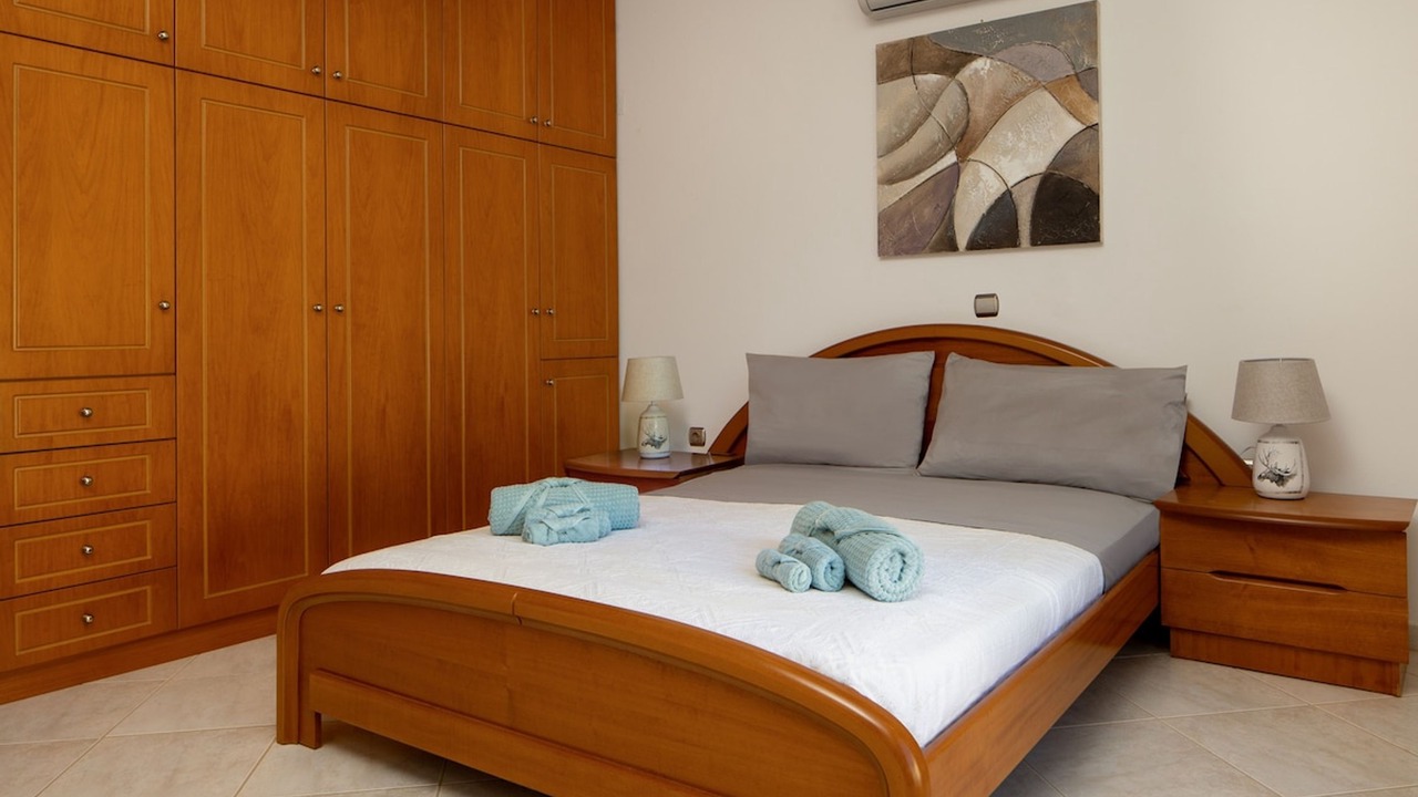 Photo of Bedroom in Makhairoi