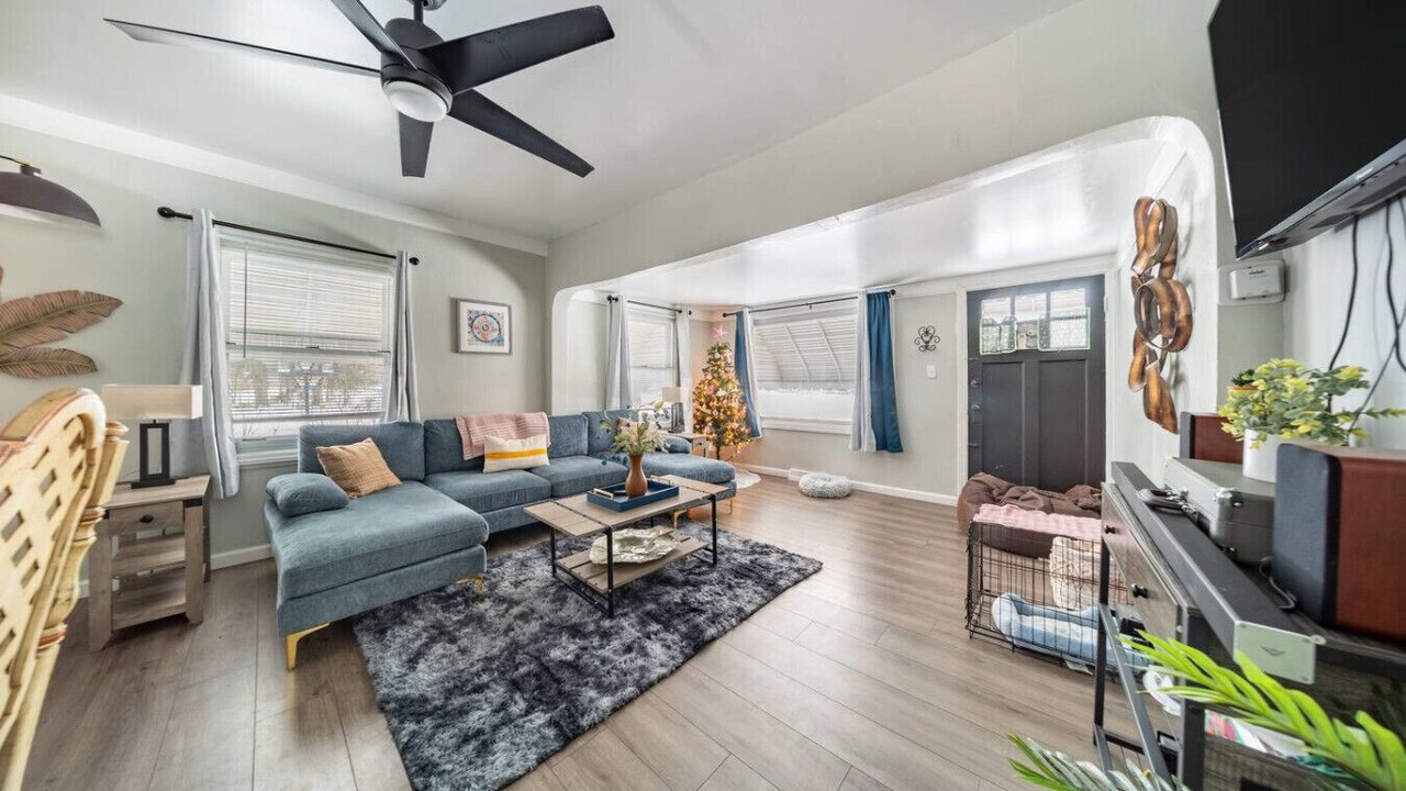 Photo of Bedroom in Woodmere