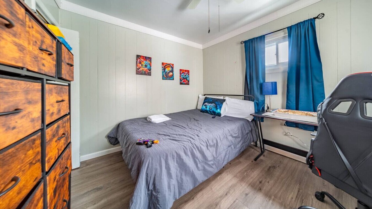 Photo of Bedroom in Woodmere