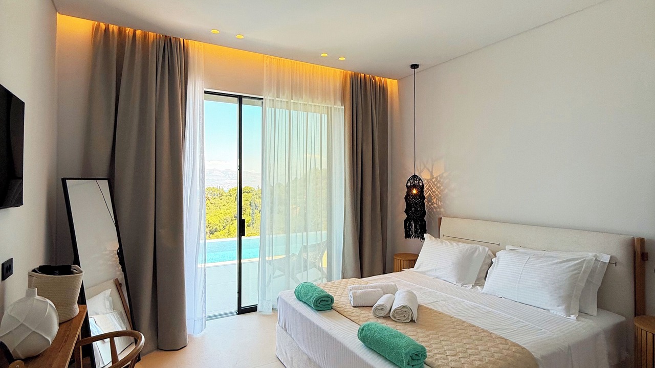 Photo of Bedroom in Petaleia