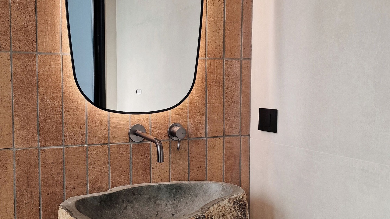 Photo of Bathroom in Petaleia