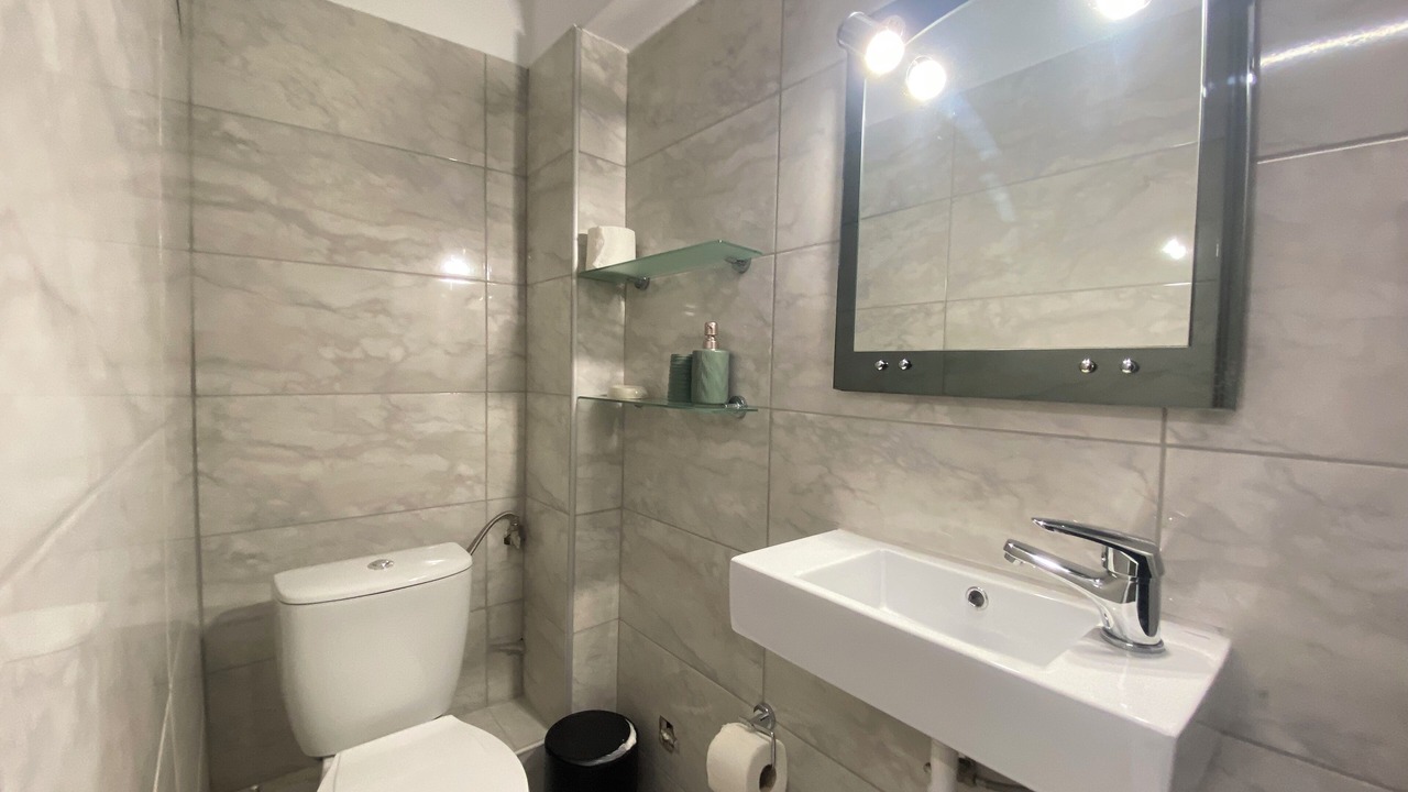 Photo of Bathroom in Kerameikos
