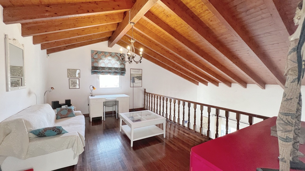 Photo of Livingroom in Melikia