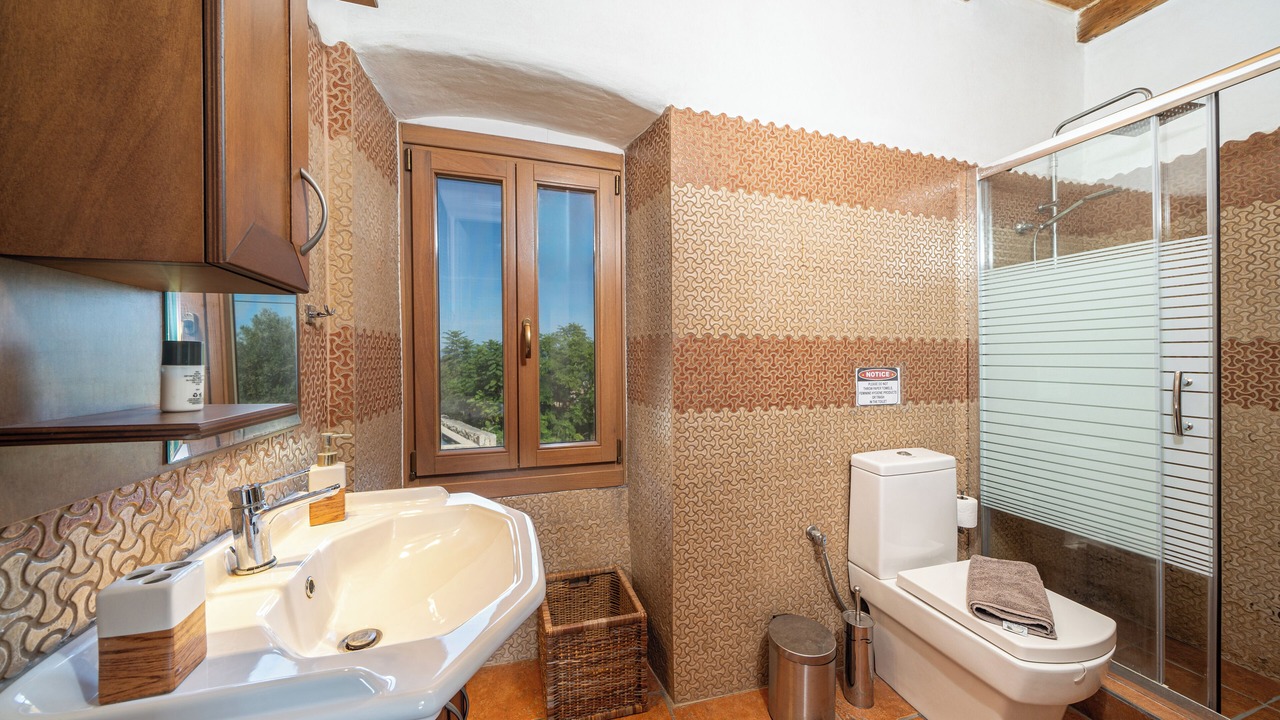 Photo of Bathroom in Tselendata