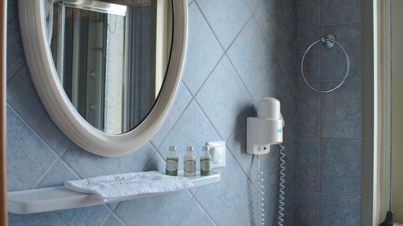 Photo of Bathroom in Plateies
