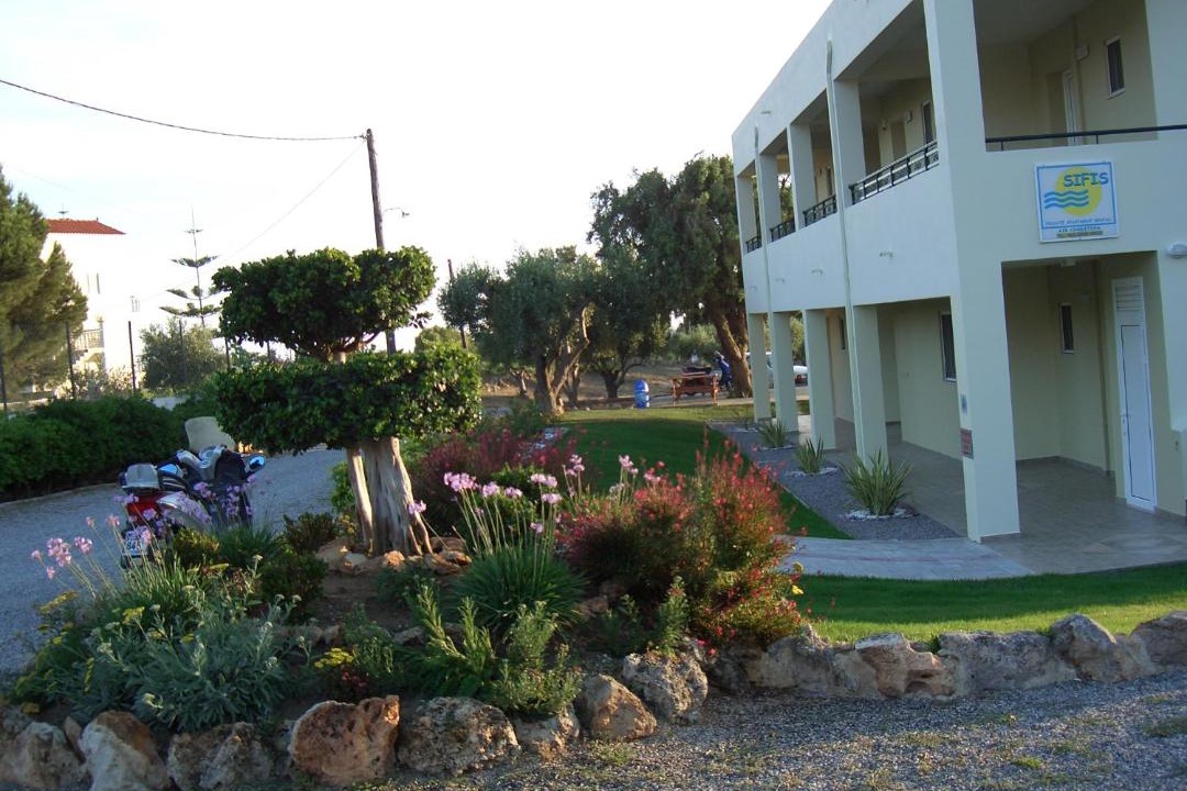 Photo of Others in Pefkos