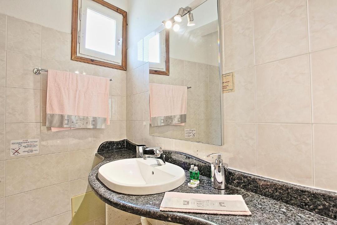 Photo of Bathroom in Gaios