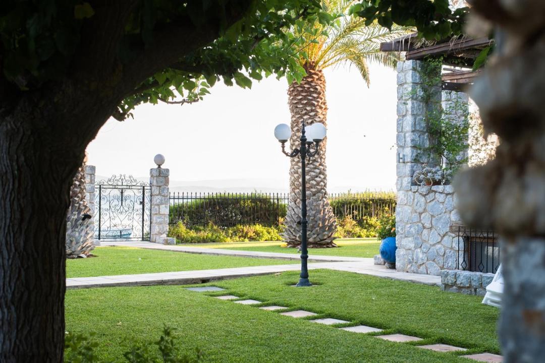 Photo of Others in Eretria