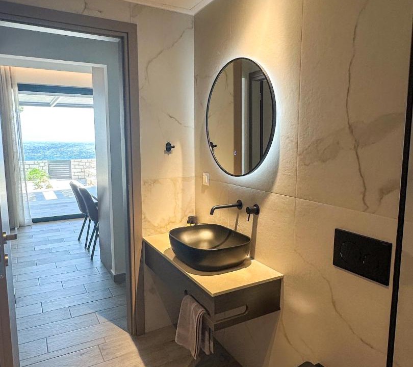 Photo of Bathroom in Gialos