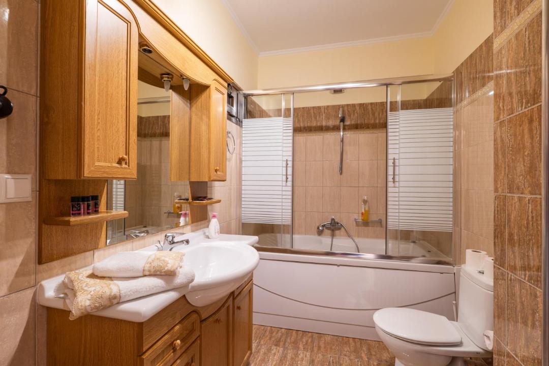 Photo of Bathroom in Glyki